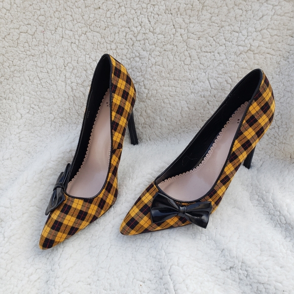 Madison Shoes - NWOB Madison Silvie yellow plaid pumps